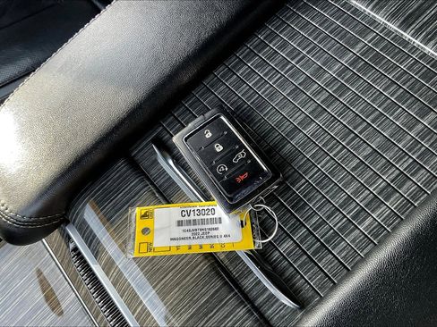 Used 2022 Jeep Wagoneer Series II image 10