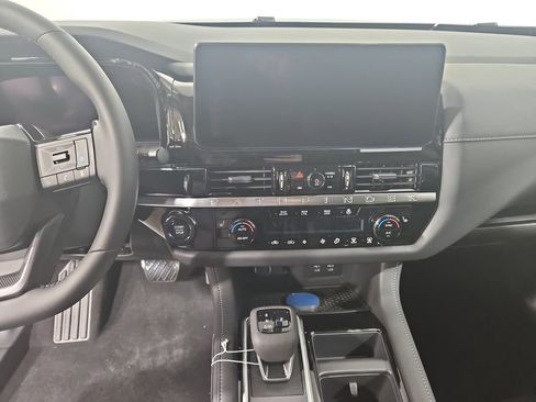 New 2026 Nissan Pathfinder SL AWD/4WD image 17