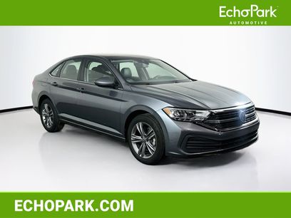 Used 2024 Volkswagen Jetta SE w/ Panoramic Sunroof Package