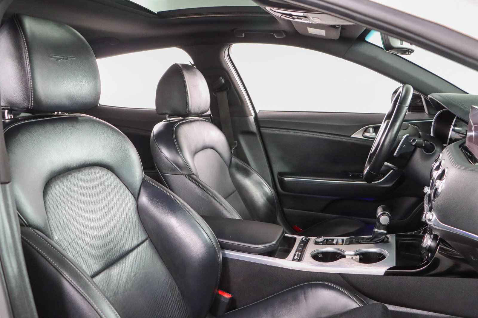 Used 2022 Kia Stinger GT1 RWD image 26