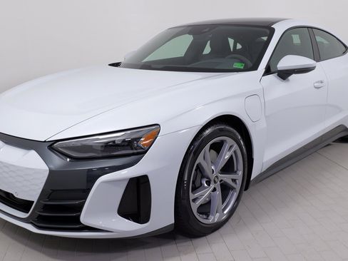 Used 2023 Audi e-tron GT Premium Plus image 4