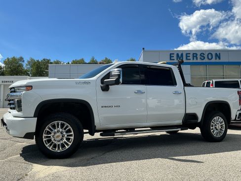 Certified 2022 Chevrolet Silverado 2500 High Country w/ Z71 Off-Road Package AWD/4WD image 2