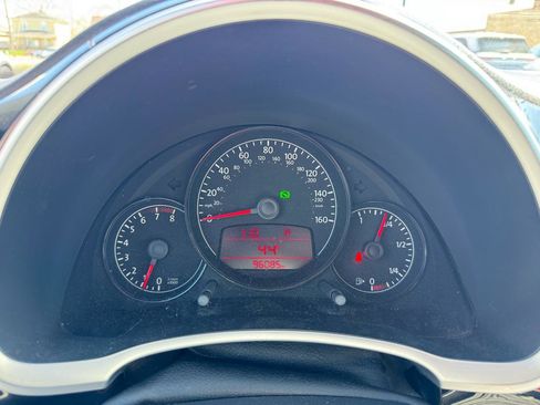 Used 2012 Volkswagen Beetle 2.5 image 16