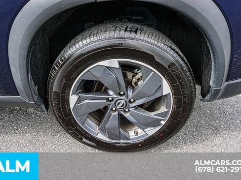 Used 2025 Nissan Rogue SV image 17