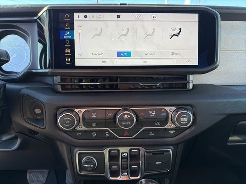 New 2026 Jeep Gladiator Sport image 31