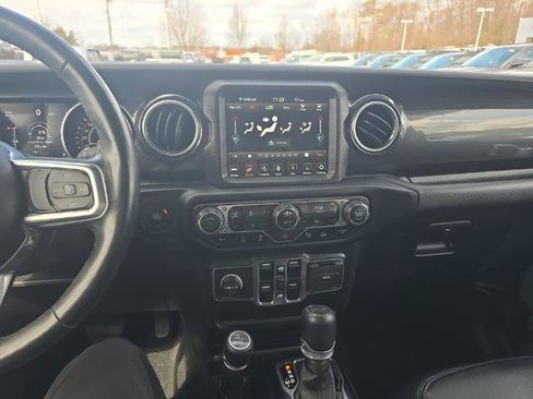 Used 2021 Jeep Wrangler Unlimited Sahara AWD/4WD image 31