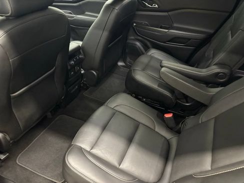 Used 2019 GMC Acadia SLT AWD/4WD image 12
