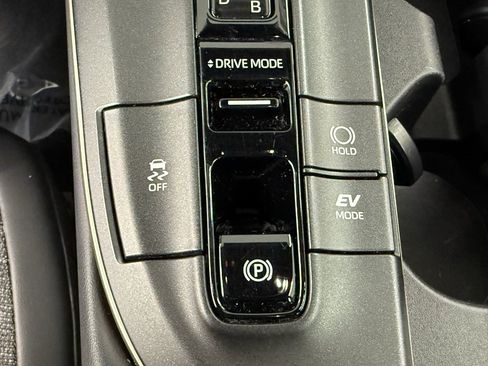 Used 2023 Toyota Crown XLE image 26