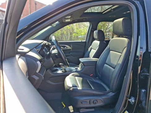 Used 2023 Chevrolet Traverse LT w/ LT Premium Package image 20