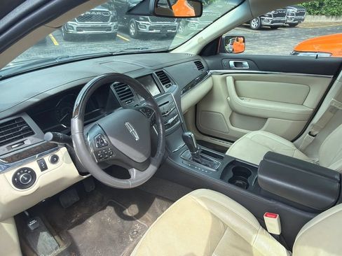 Used 2015 Lincoln MKS AWD image 8