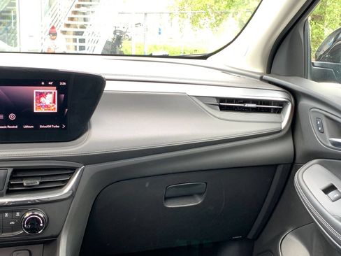 Used 2025 Buick Encore GX Preferred AWD/4WD image 34