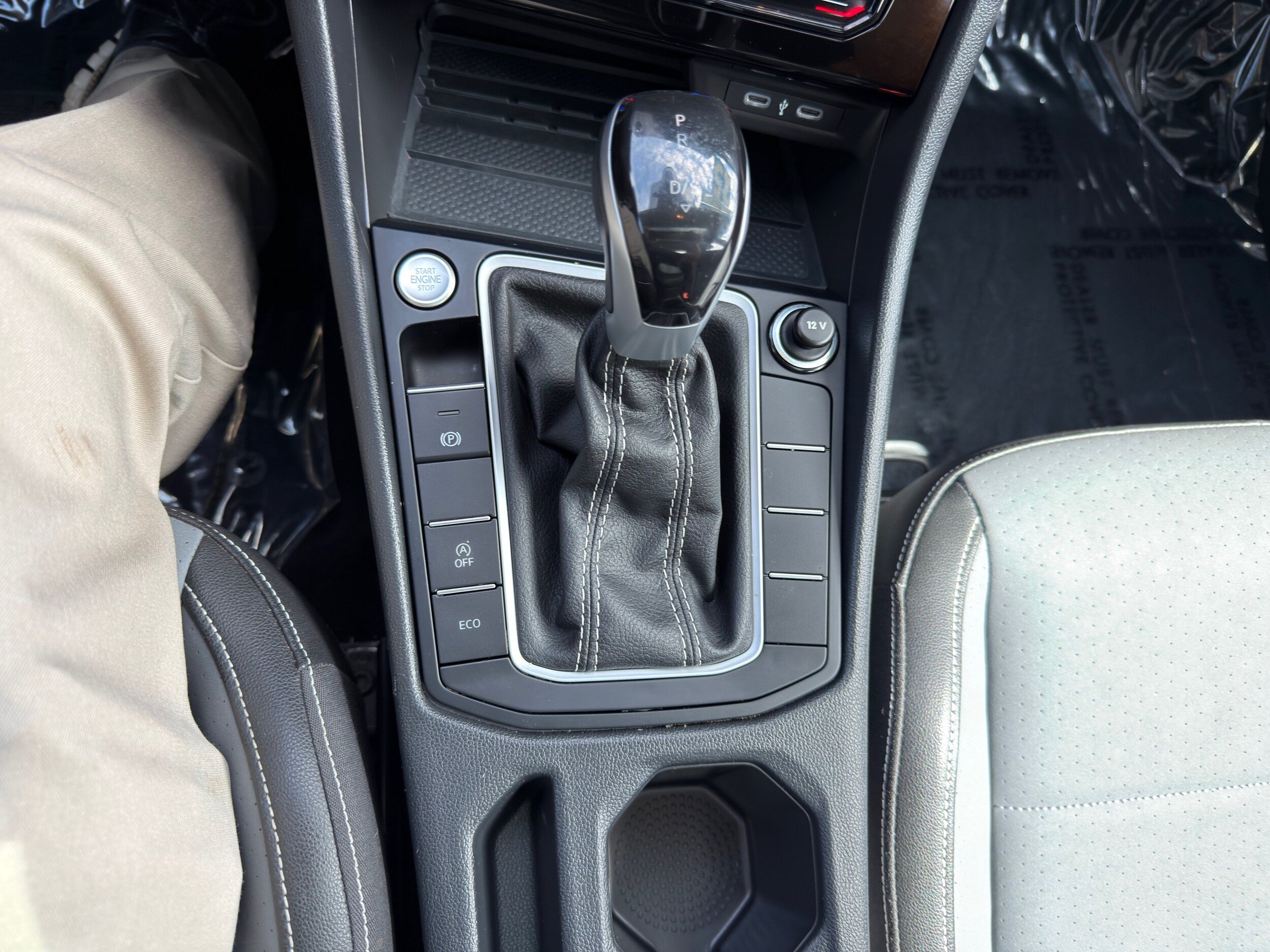 Used 2025 Volkswagen Jetta SE FWD image 31