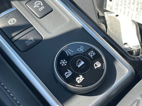 New 2026 Nissan Pathfinder SV AWD/4WD image 15