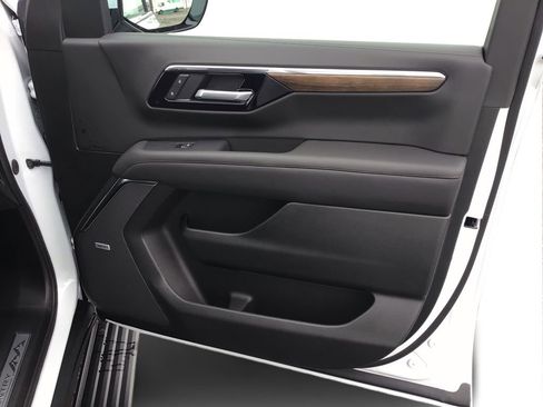 New 2026 Chevrolet Tahoe High Country AWD/4WD image 21