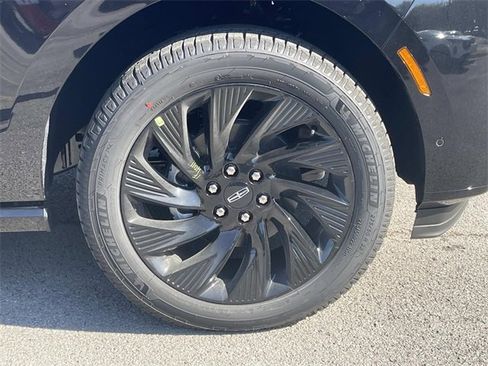 New 2025 Lincoln Navigator Reserve w/ Jet Appearance Package image 9