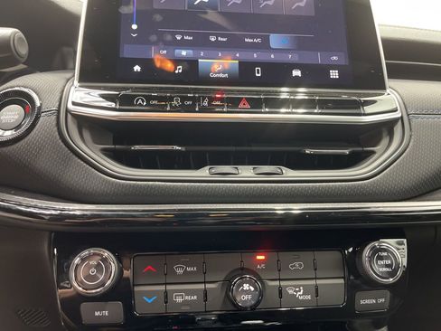 New 2026 Jeep Compass Latitude AWD/4WD image 15