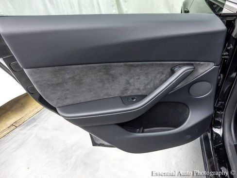 Used 2024 Tesla Model Y Long Range image 37