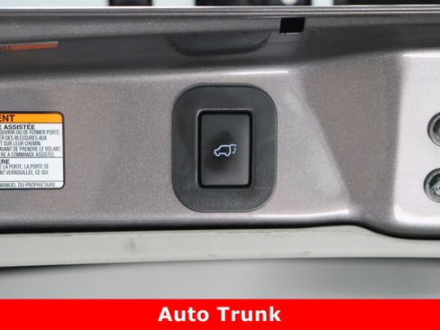 Used 2015 Toyota Sienna Limited Premium image 40