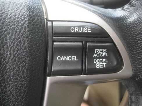 Used 2011 Honda Accord SE image 21