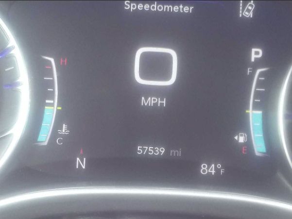 Used 2024 Chrysler Pacifica Touring-L FWD image 10