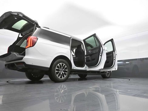 Used 2025 Ford Expedition Max Platinum image 48