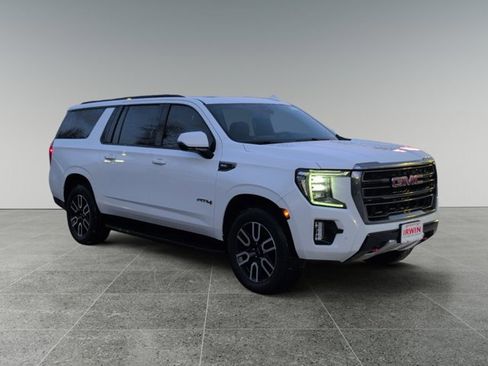 Used 2022 GMC Yukon XL AT4 image 7