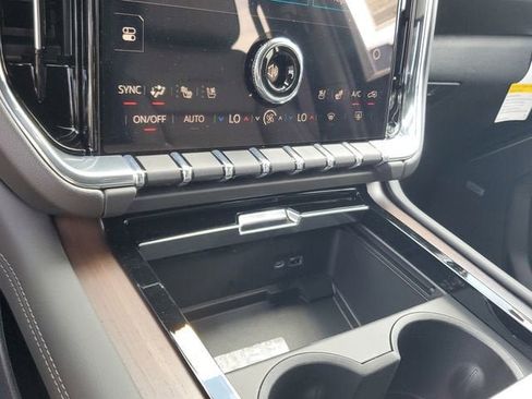 New 2026 GMC Yukon Denali w/ Denali Reserve Package AWD/4WD image 23