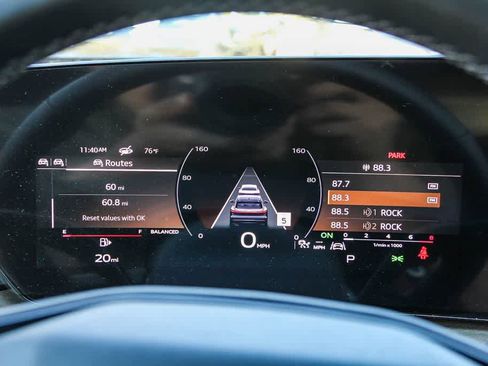 Used 2025 Audi Q5 Premium Plus w/ Premium Plus AWD/4WD image 24