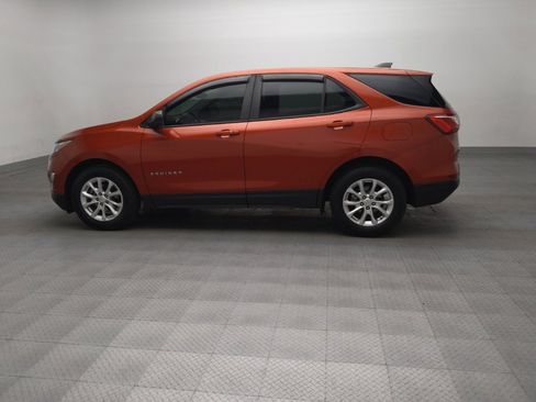 Used 2020 Chevrolet Equinox LS w/ LS Convenience Package FWD image 3