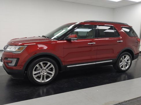 Used 2017 Ford Explorer Limited w/ Equipment Group 301A image 2