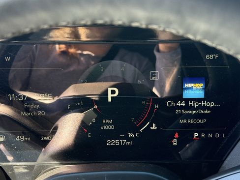 Used 2025 GMC Yukon Elevation image 13