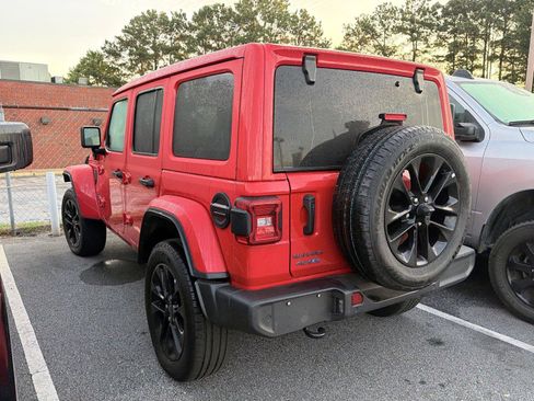 Used 2025 Jeep Wrangler Unlimited Sahara w/ Safety Group AWD/4WD image 5