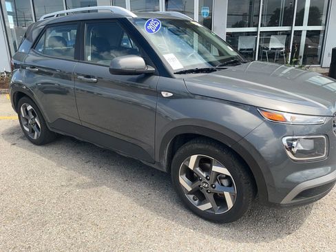 Used 2025 Hyundai Venue SEL FWD image 7