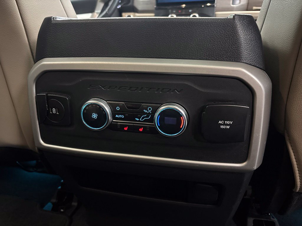 Used 2024 Ford Expedition Limited RWD image 17