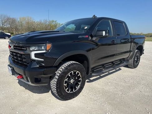 Used 2023 Chevrolet Silverado 1500 ZR2 w/ Technology Package AWD/4WD image 1