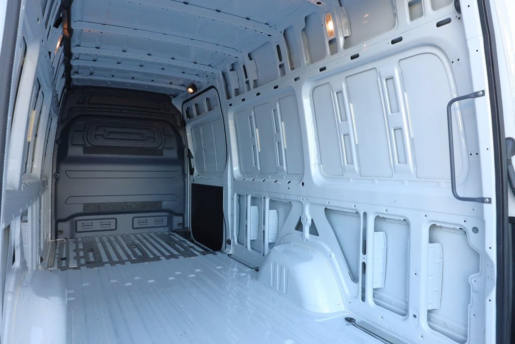 Used 2025 Mercedes-Benz Sprinter 2500 image 23