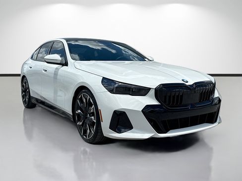 Used 2024 BMW 540i xDrive w/ Executive Package AWD/4WD image 1