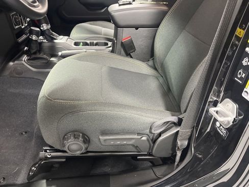 New 2025 Jeep Gladiator Nighthawk image 7