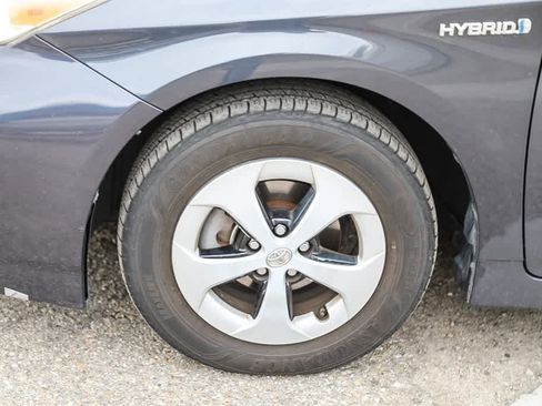Used 2015 Toyota Prius Four image 8