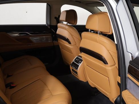 Used 2020 BMW M760i xDrive w/ Luxury Rear Seating Package AWD/4WD image 35
