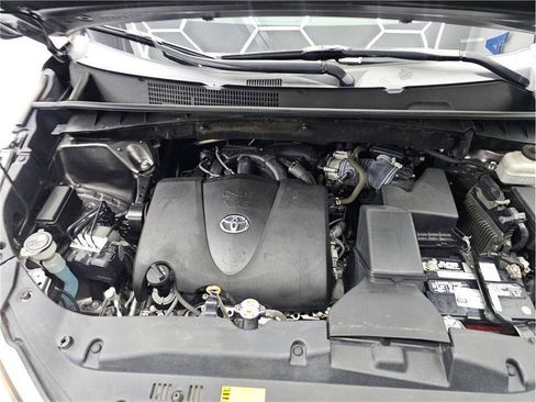 Used 2019 Toyota Highlander XLE FWD image 24