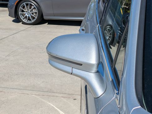 Used 2019 Lincoln Nautilus Premier image 8