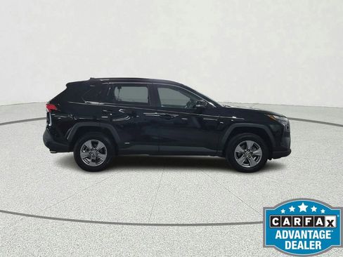 Used 2022 Toyota RAV4 XLE AWD/4WD image 6
