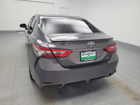 Used 2018 Toyota Camry SE w/ Convenience Package image 6