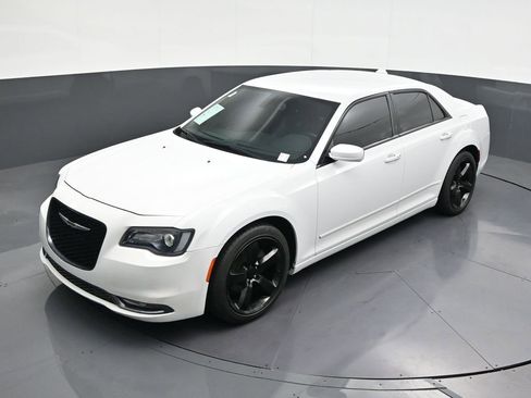 Used 2020 Chrysler 300 S RWD image 15
