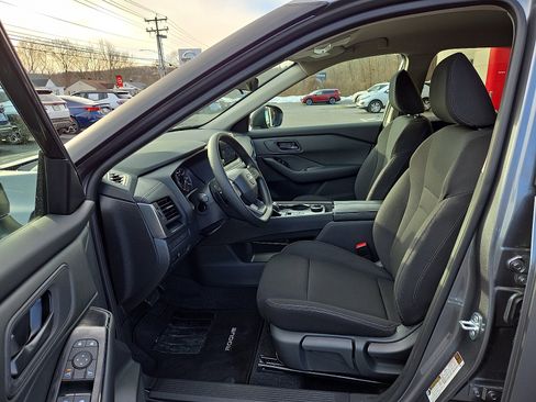 New 2026 Nissan Rogue S image 5