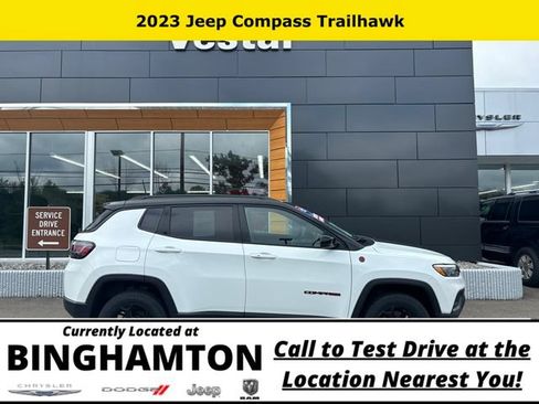 Used 2023 Jeep Compass Trailhawk w/ Trailhawk Elite Group AWD/4WD image 9