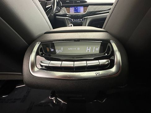 Used 2023 Cadillac XT6 Premium Luxury image 27
