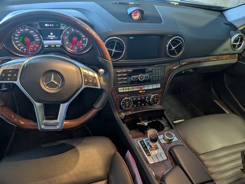 Used 2014 Mercedes-Benz SL 550 image 6