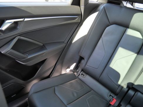 Used 2023 Audi Q3 2.0T Premium Plus w/ Premium Plus Package image 12